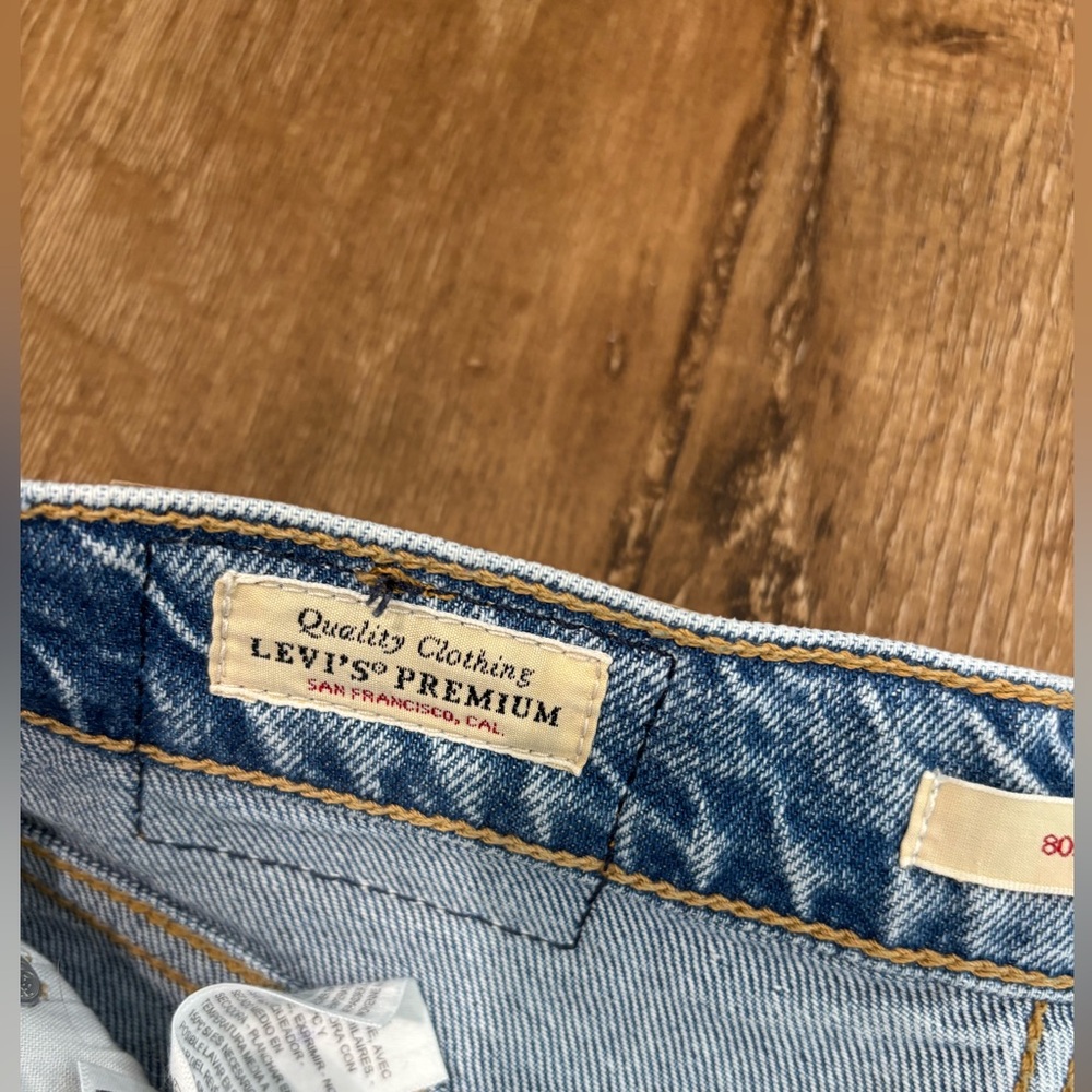Levi’s 80s mom Jean - Picture 6 of 6